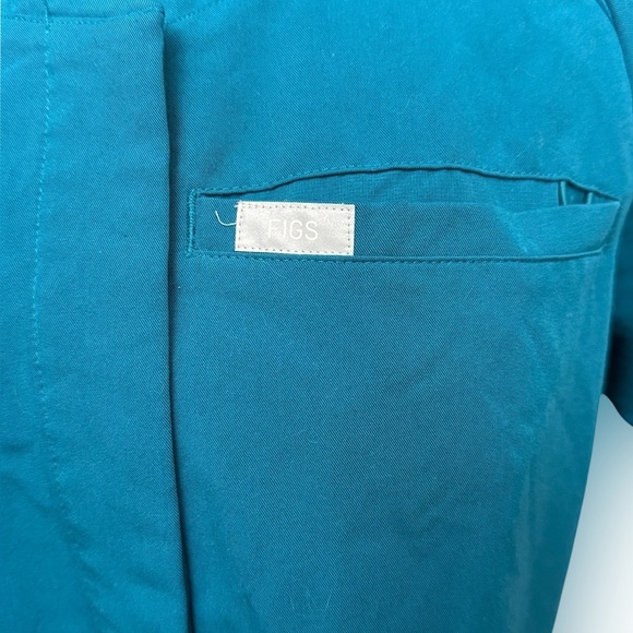 FIGS Yola Scrub Top | Technical Collection | Size Small | Pacific Blue - Picture 4 of 11